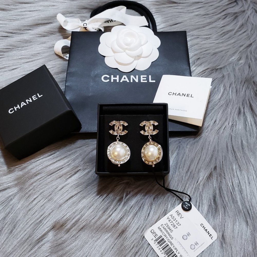 NWT 2019 Authentic CHANEL Earrings